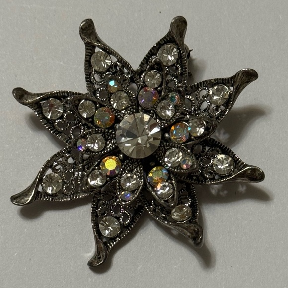 3/$18 Elegant Rhinestone Floral Brooch - Picture 8 of 10